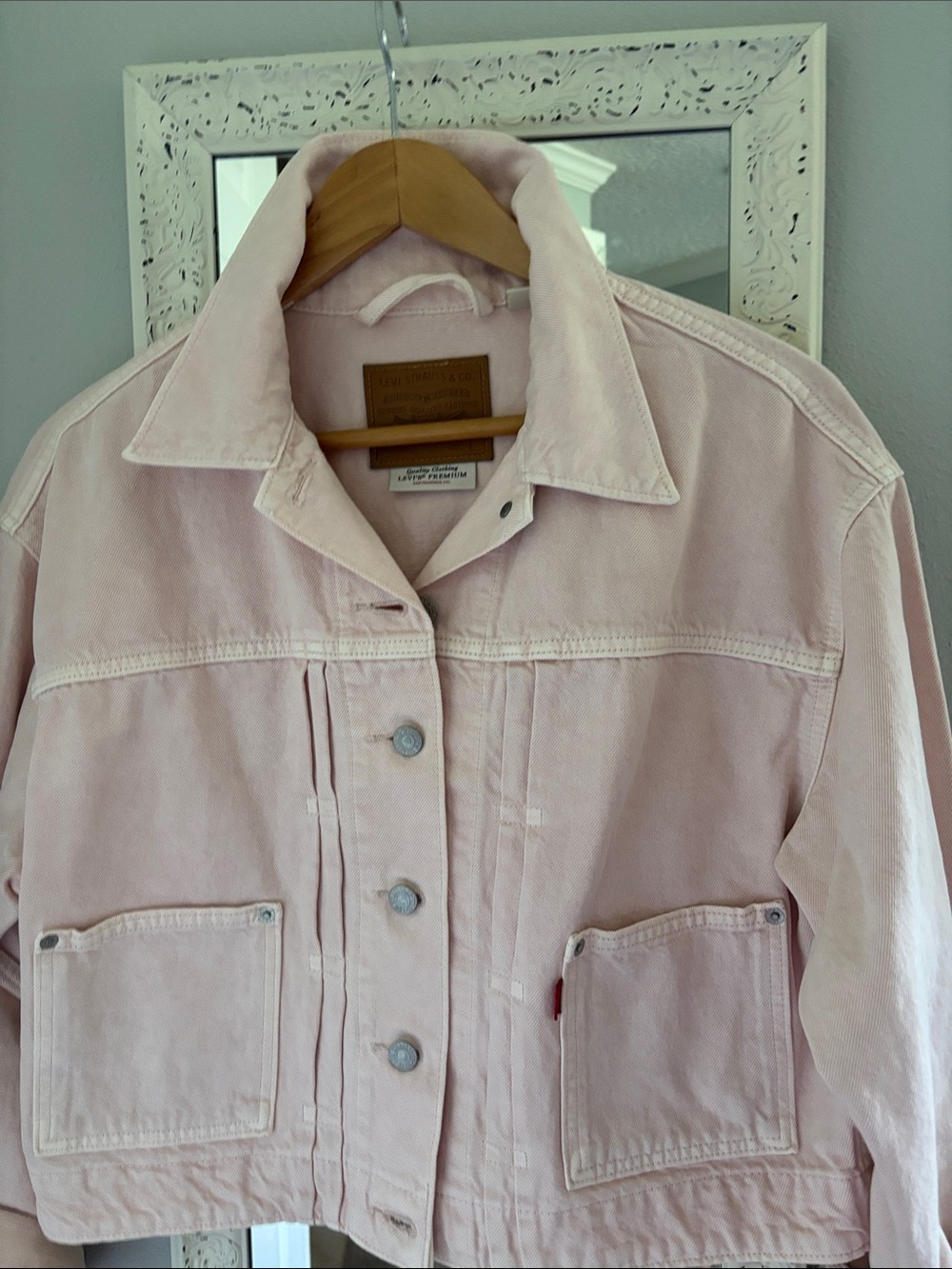 Great Ladies Levi Strauss PINK Jacket. L $ 25